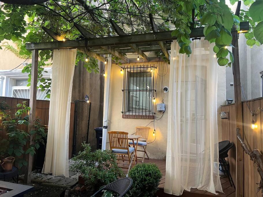 3-Bedroom House With Cute Patio Explore Dc On Foot Вашингтон Екстериор снимка