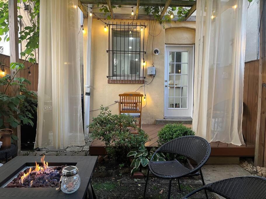 3-Bedroom House With Cute Patio Explore Dc On Foot Вашингтон Екстериор снимка