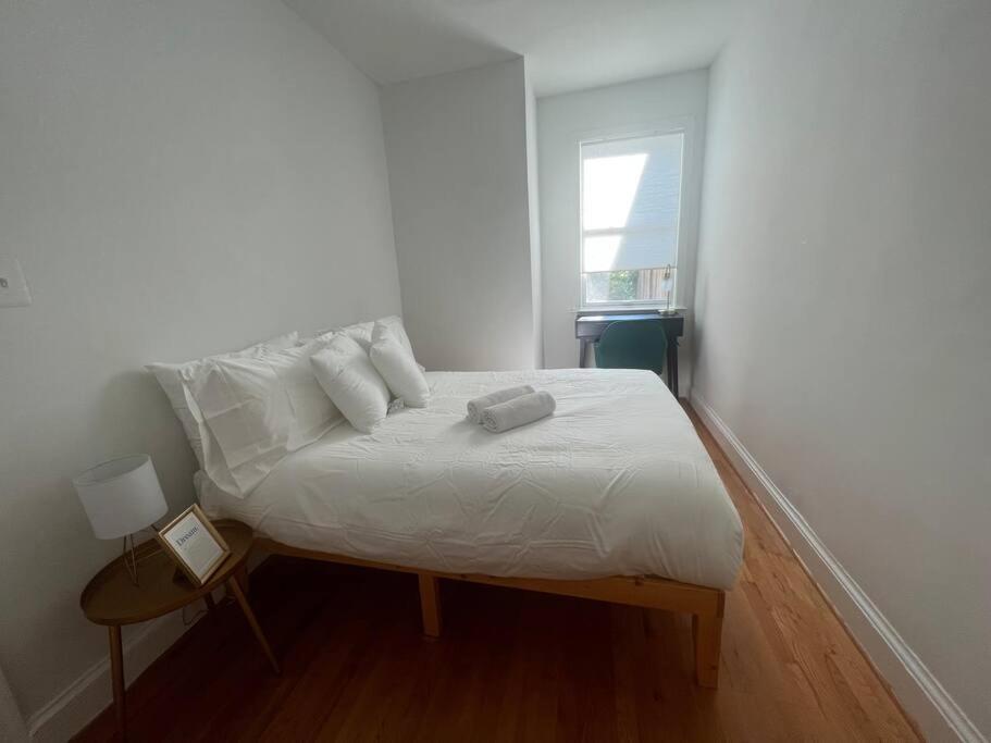 3-Bedroom House With Cute Patio Explore Dc On Foot Вашингтон Екстериор снимка