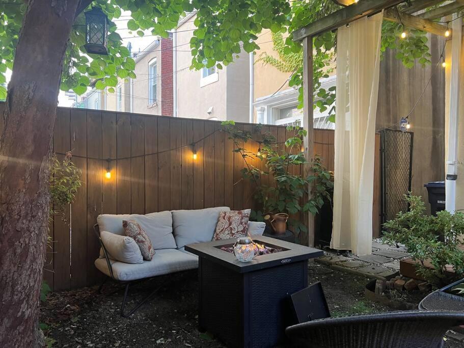 3-Bedroom House With Cute Patio Explore Dc On Foot Вашингтон Екстериор снимка