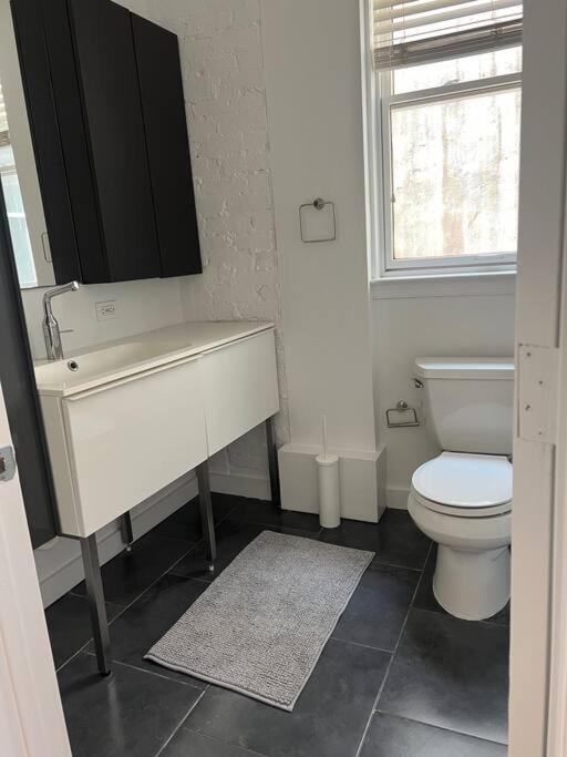 3-Bedroom House With Cute Patio Explore Dc On Foot Вашингтон Екстериор снимка